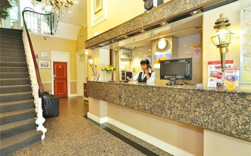 Reception at Hotel Oliver
